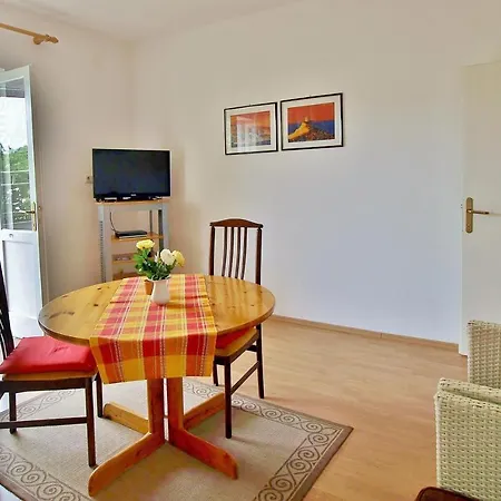 Biserka Apartamento Rab Town
